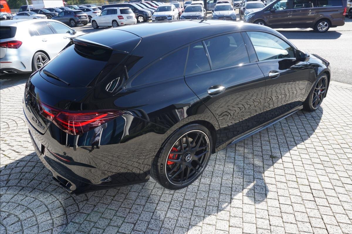 Mercedes-Benz CLA Kombi 2,0 l 310 kw