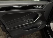 Volkswagen T-Roc SUV / Terénní 2,0 l 140 kw