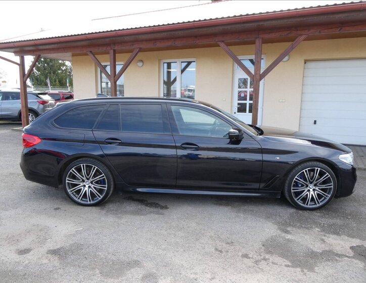 BMW Řada 5 Kombi 3,0 l 235 kw
