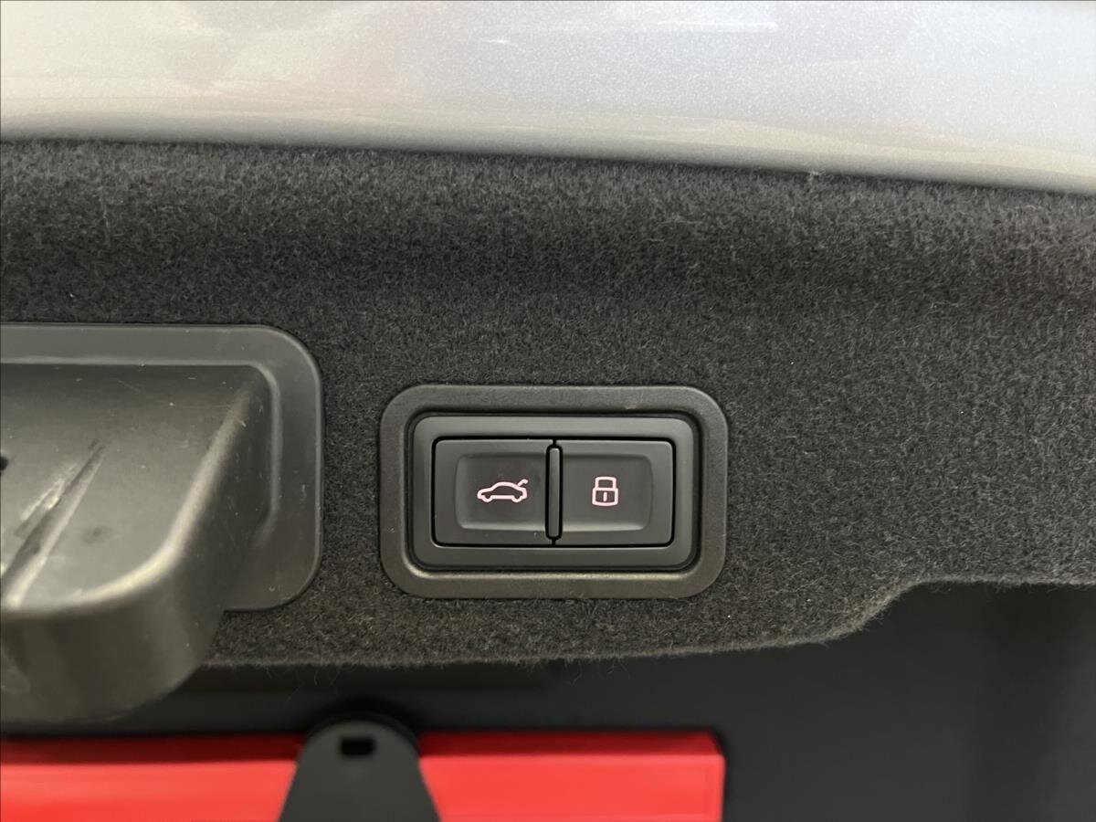 Audi A8 Sedan 3,0 l 190 kw