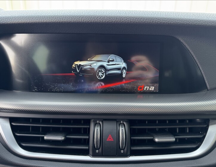 Alfa Romeo Stelvio 39