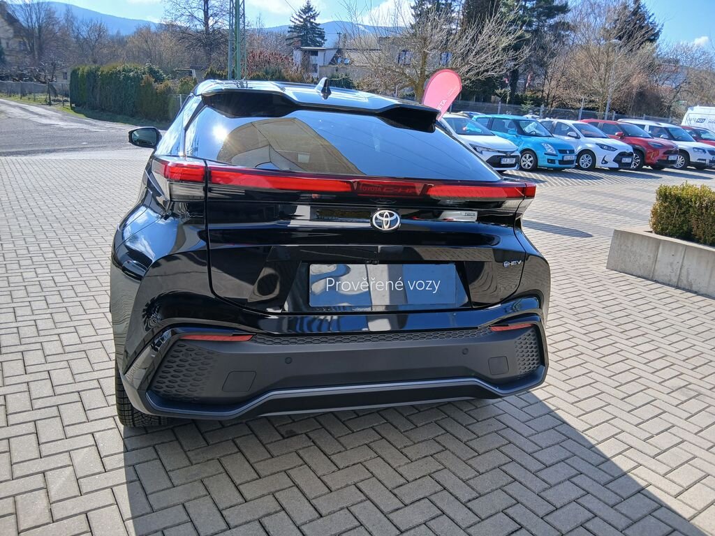 Toyota C-HR SUV / Terénní 2,0 l 112 kw