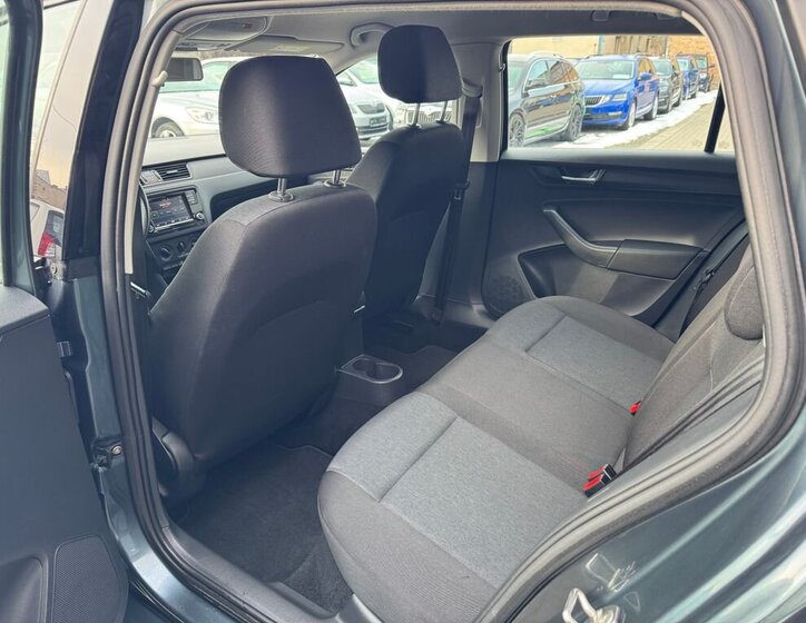 Škoda Rapid Hatchback 999,0 70 kw