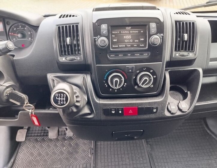 Peugeot Boxer Skříň 2,2 l 121 kw