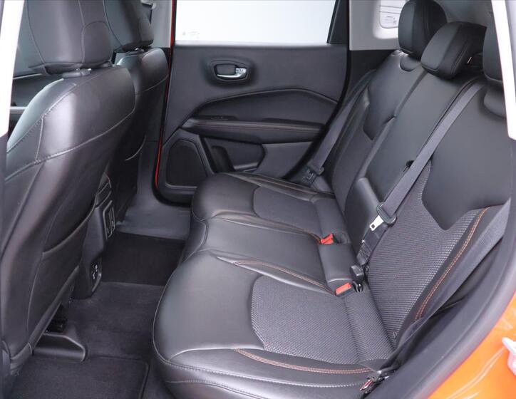 Jeep Compass 14