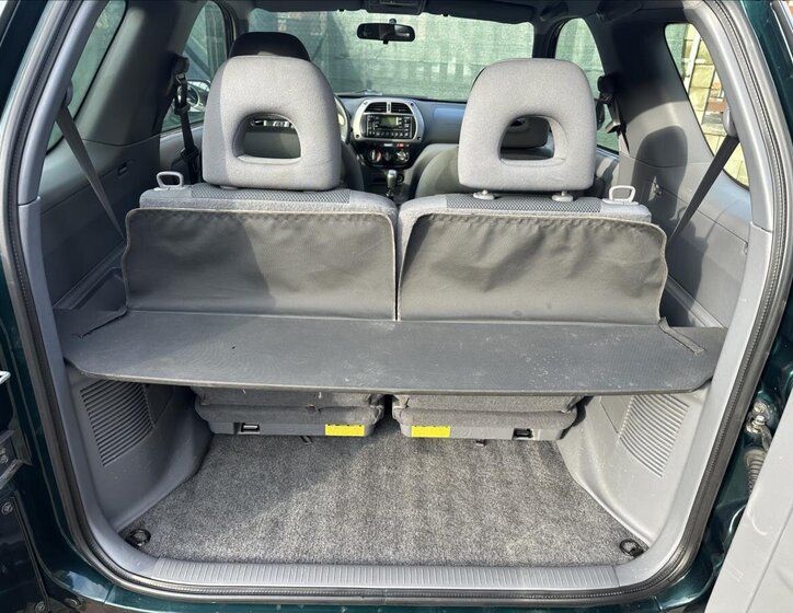 Toyota RAV4 SUV / Terénní 2,0 l 110 kw