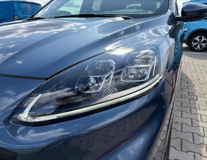 Ford Kuga SUV / Terénní 2,0 l 88 kw