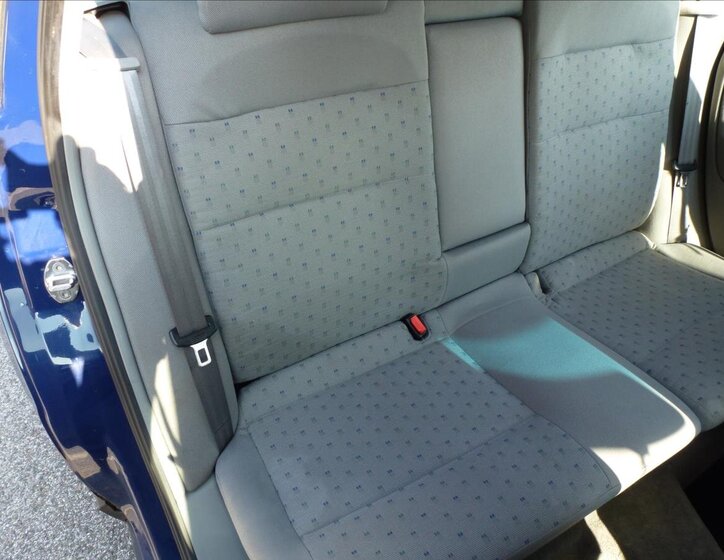 Volkswagen Passat Kombi 1,6 l 74 kw