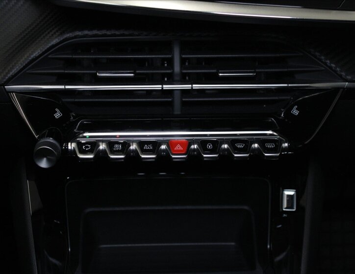 Peugeot 208 Hatchback 1,2 l 74 kw