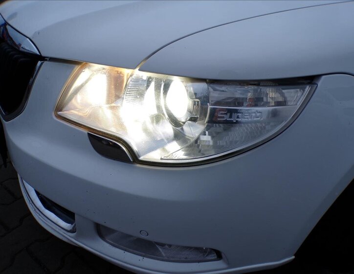 Škoda Superb 30