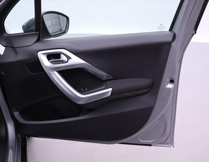 Peugeot 2008 SUV / Terénní 1,2 l 81 kw