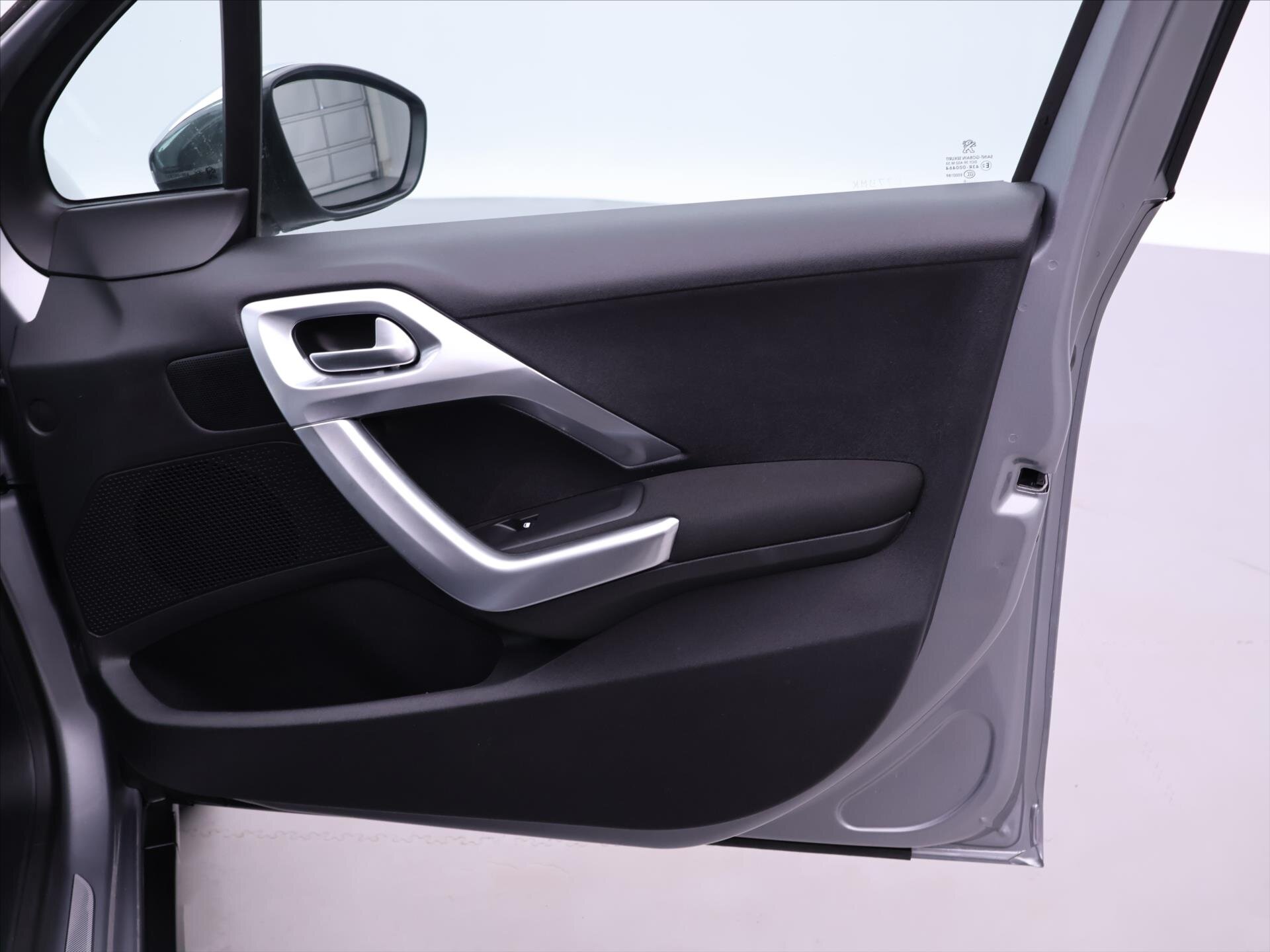 Peugeot 2008 SUV / Terénní 1,2 l 81 kw