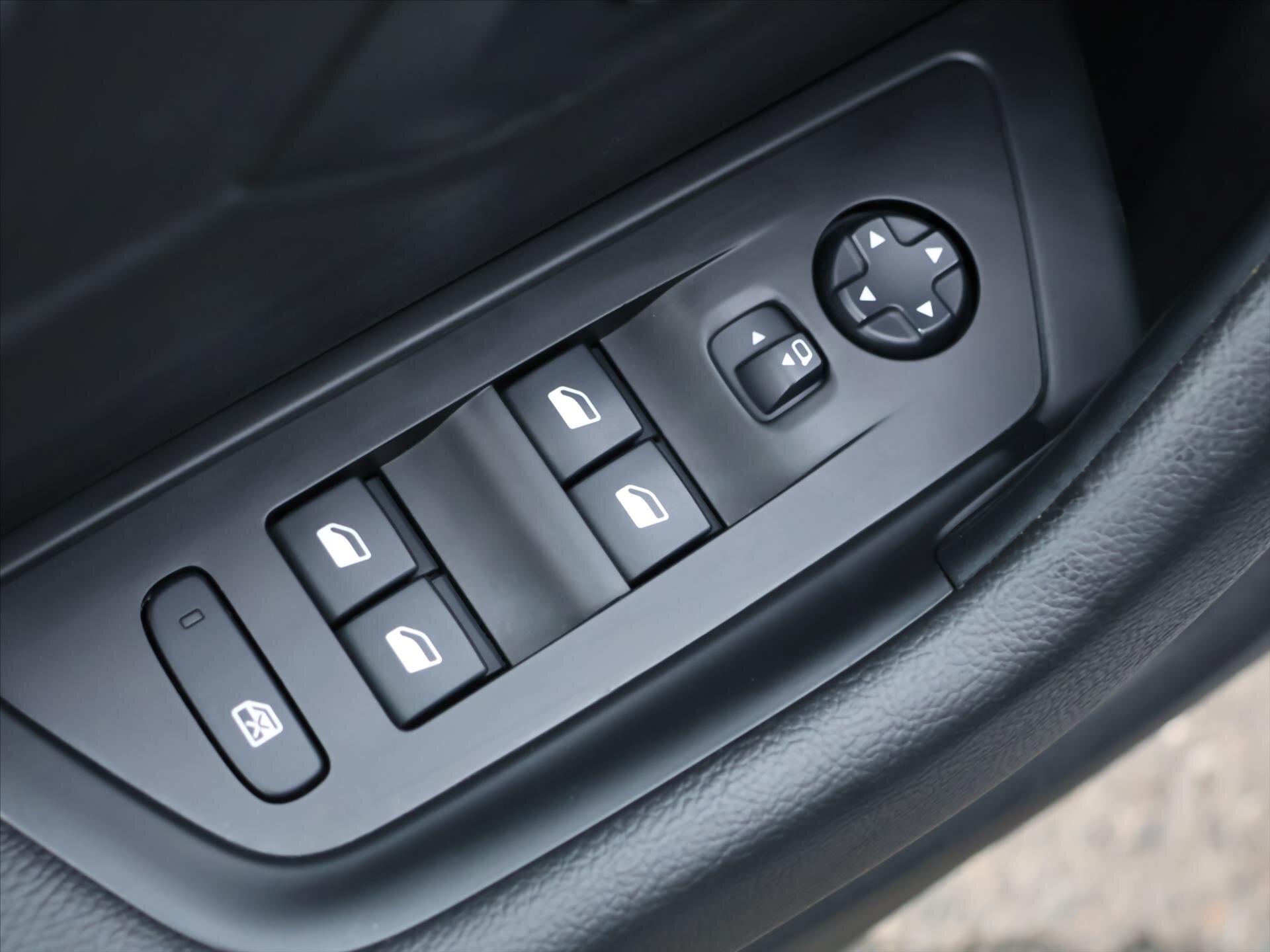 Peugeot 508 Liftback 1,6 l 133 kw