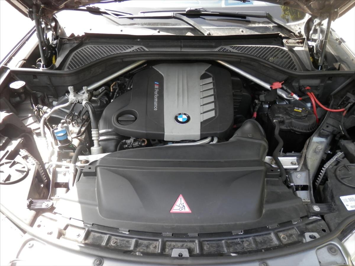 BMW X5 SUV 3,0 l 280 kw