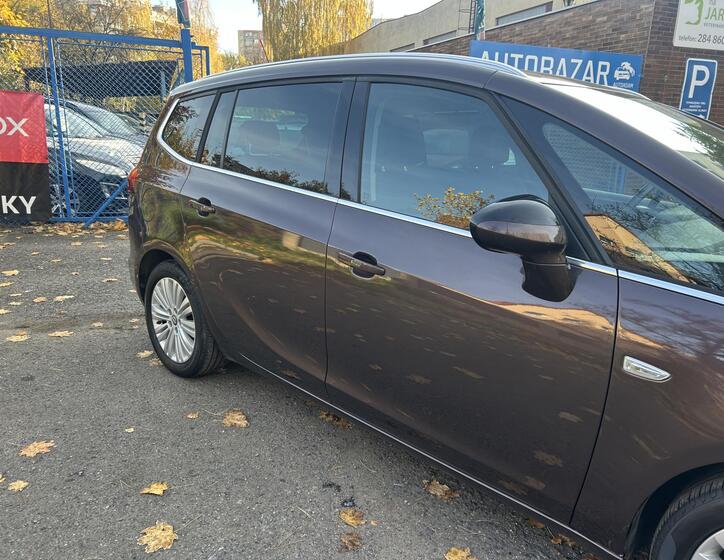 Opel Zafira 9