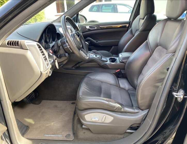 Porsche Cayenne SUV 3,0 l 184 kw