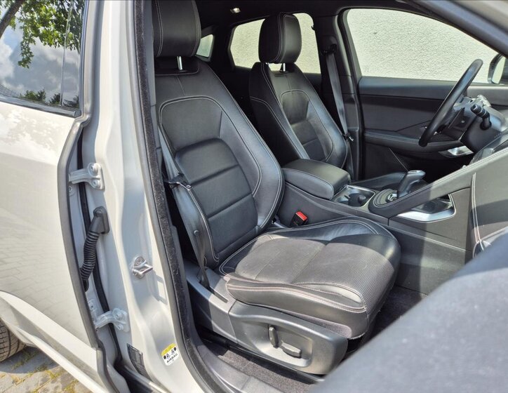 Jaguar E-Pace SUV 2,0 l 184 kw
