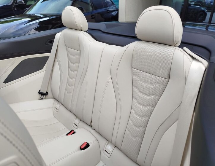 BMW Řada 8 Kabriolet 4,4 l 390 kw