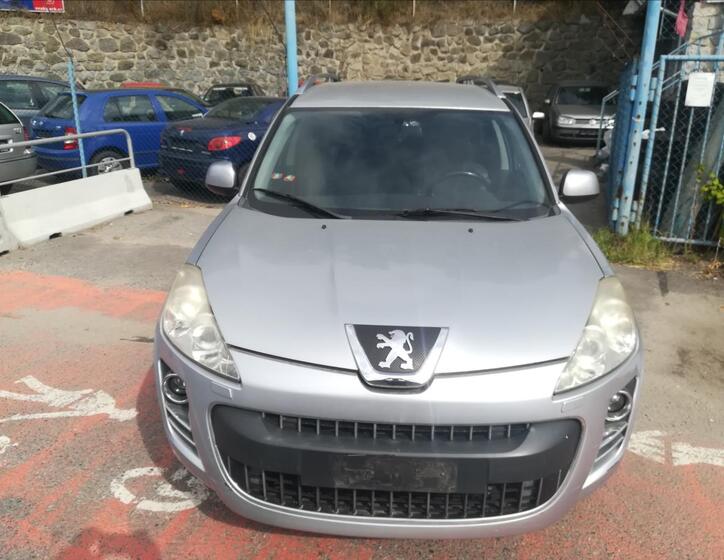 Peugeot 4007 1