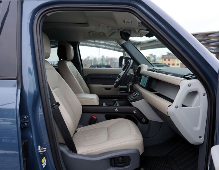 Land Rover Defender SUV 3,0 l 294 kw