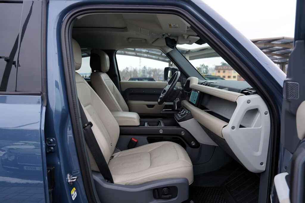 Land Rover Defender SUV 3,0 l 294 kw