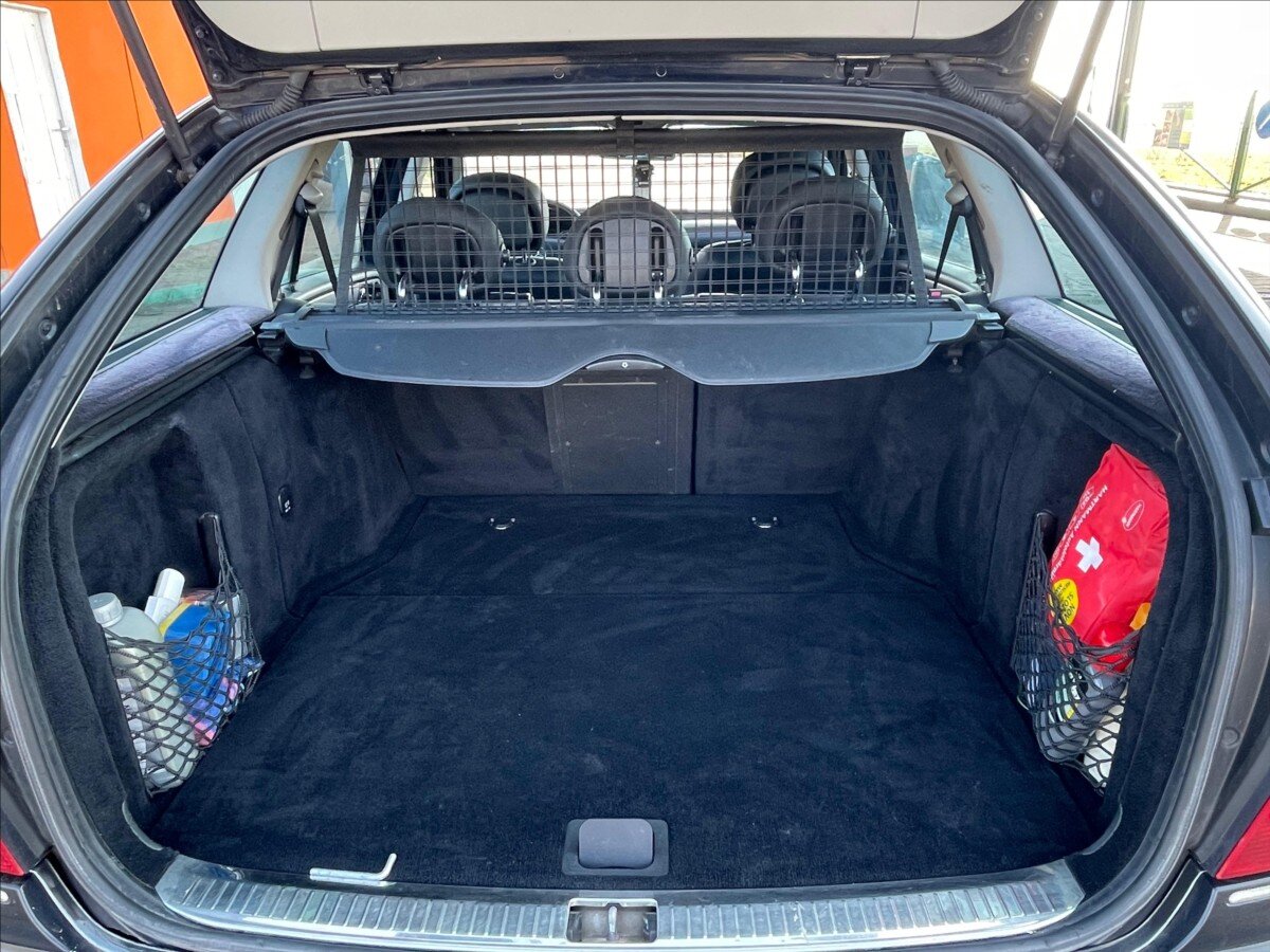 Mercedes-Benz Třídy C Kombi 2,1 l 110 kw
