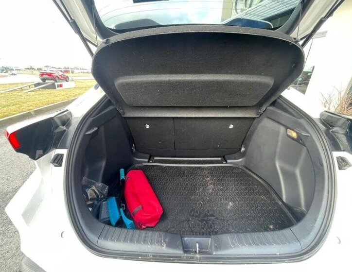 Toyota C-HR SUV / Terénní 1,8 l 98 kw