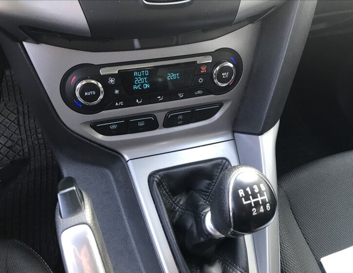 Ford Focus Kombi 998,0 92 kw