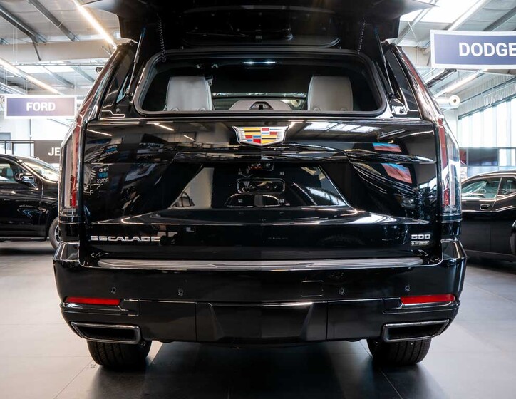 Cadillac Escalade 6