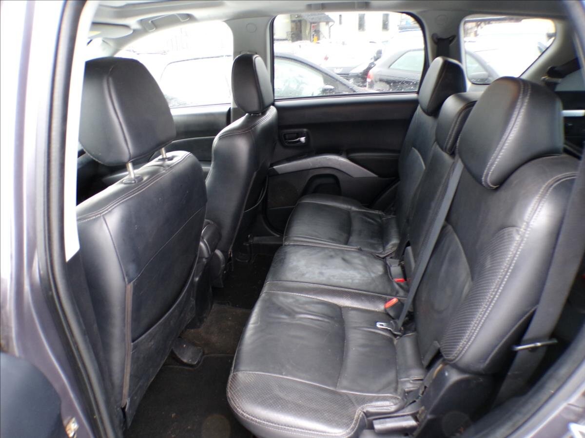 Mitsubishi Outlander Kombi 2,4 l 125 kw