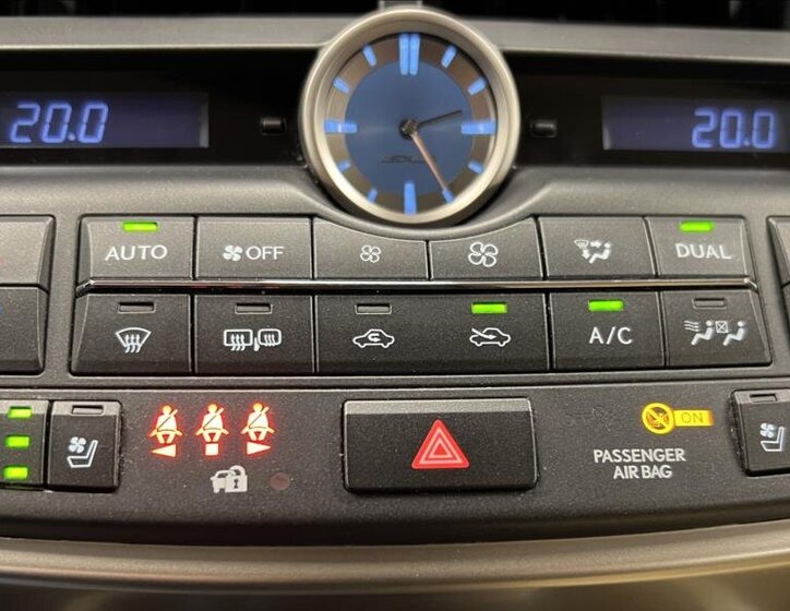 Lexus NX 300h SUV 2,5 l 145 kw