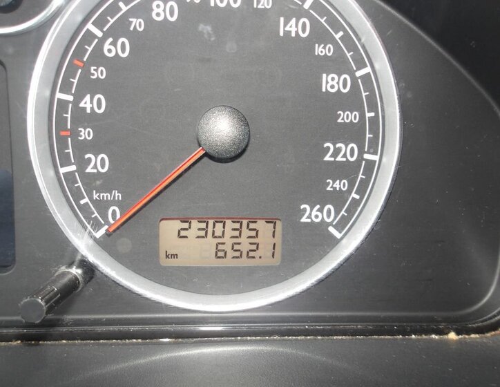 Volkswagen Sharan Kombi 2,0 l 103 kw