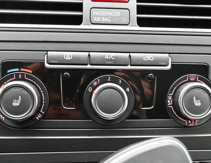 Volkswagen Touran MPV 1,6 l 77 kw