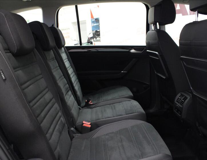 Volkswagen Touran 13