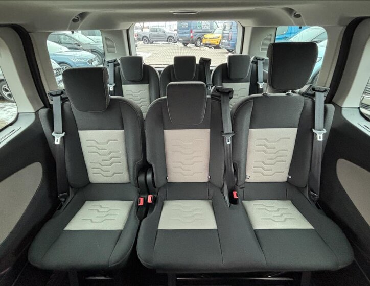 Ford Tourneo Custom Kombi 2,2 l 92 kw