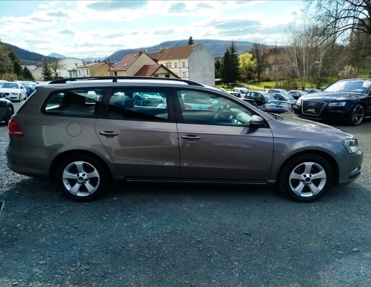 Volkswagen Passat Kombi 2,0 l 103 kw