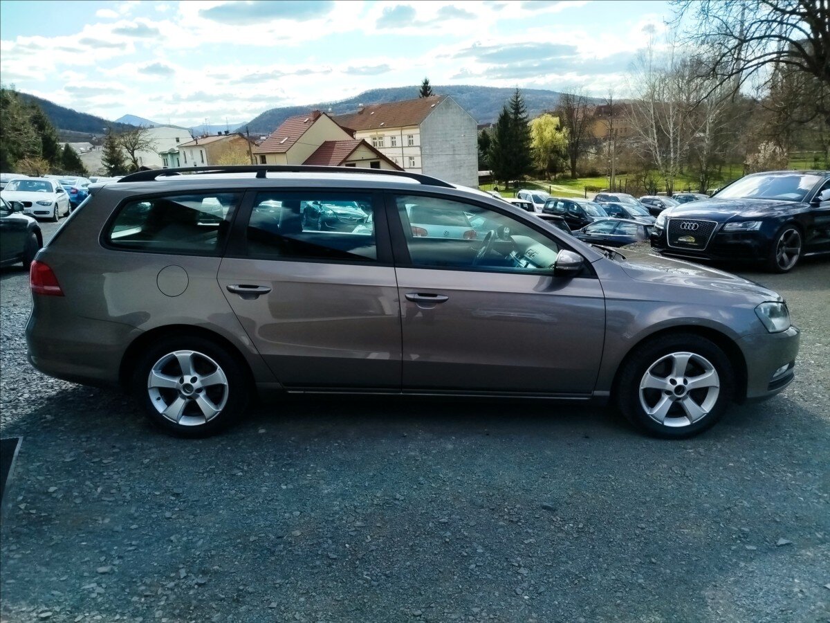 Volkswagen Passat Kombi 2,0 l 103 kw