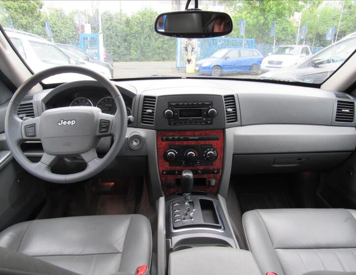 Jeep Grand Cherokee 11