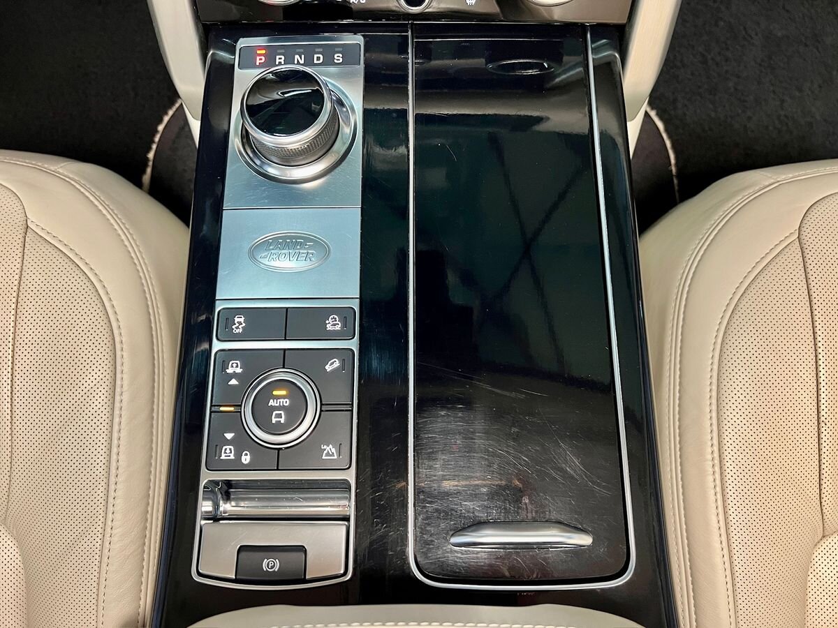 Land Rover Range Rover SUV / Terénní 5,0 l 386 kw