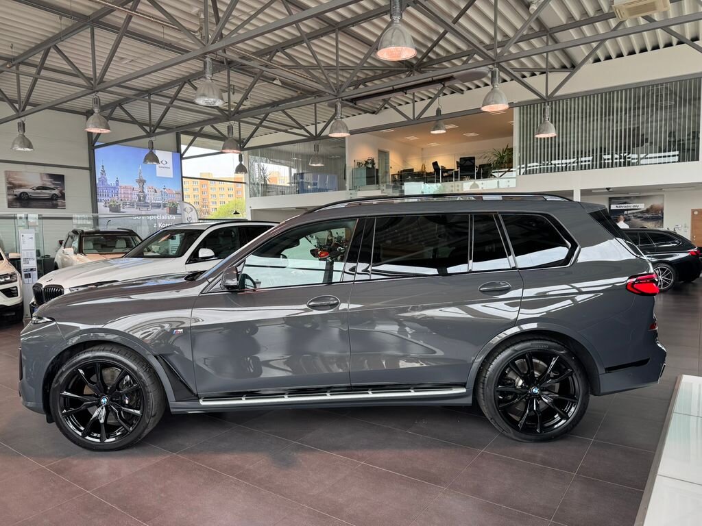 BMW X7 SUV / Terénní 3,0 l 250 kw
