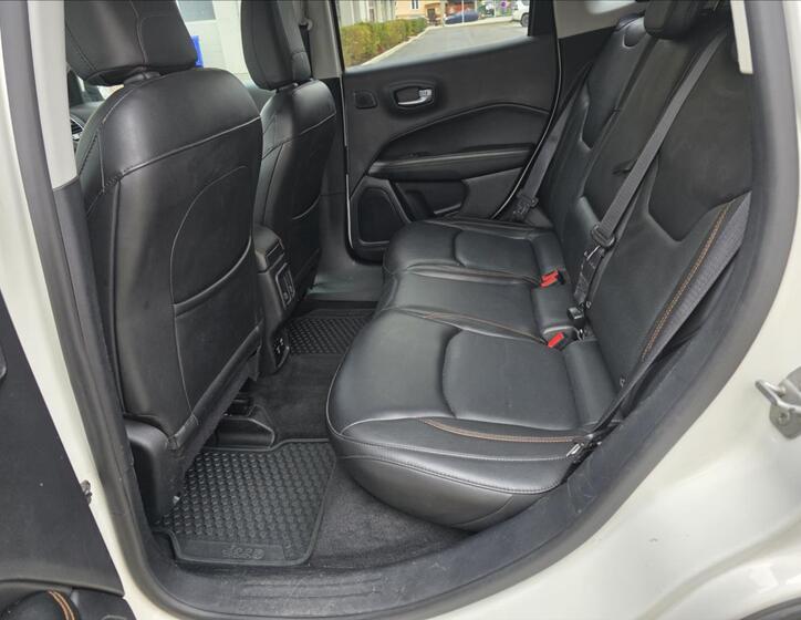 Jeep Compass 27