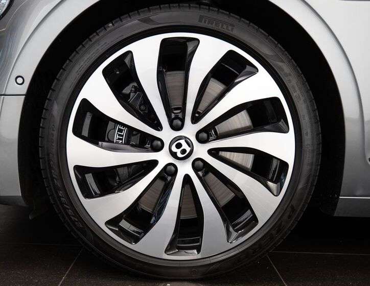 Bentley Flying Spur 24