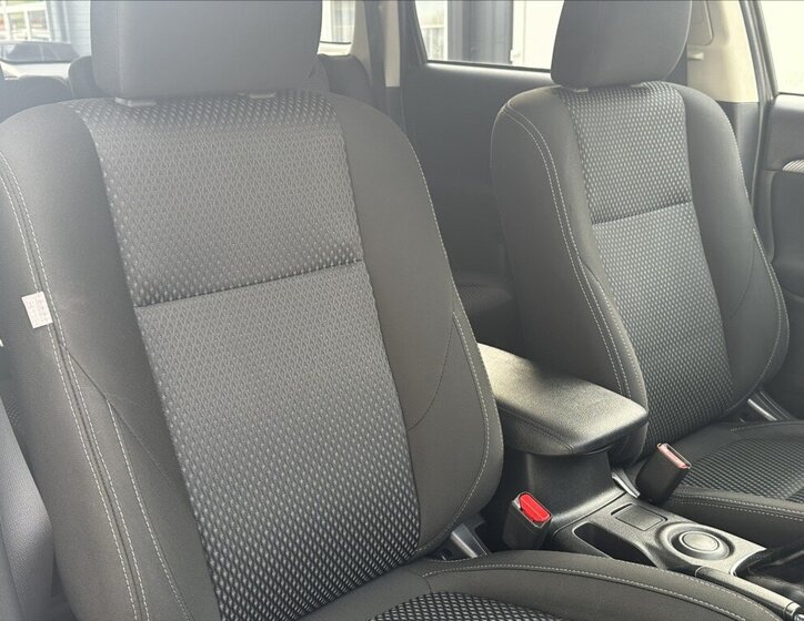 Mitsubishi Outlander SUV / Terénní 2,3 l 110 kw