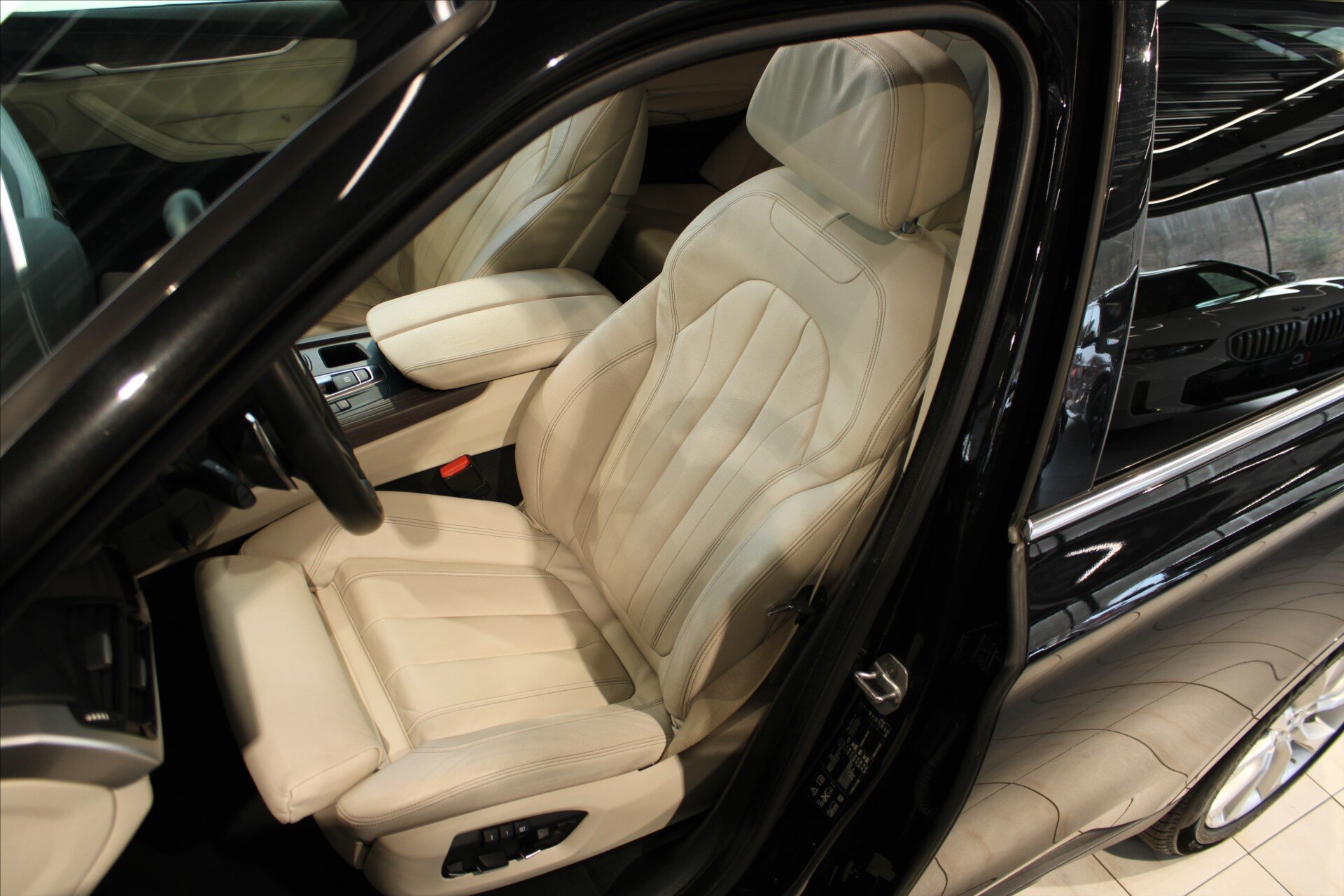 BMW X5 SUV / Terénní 3,0 l 230 kw