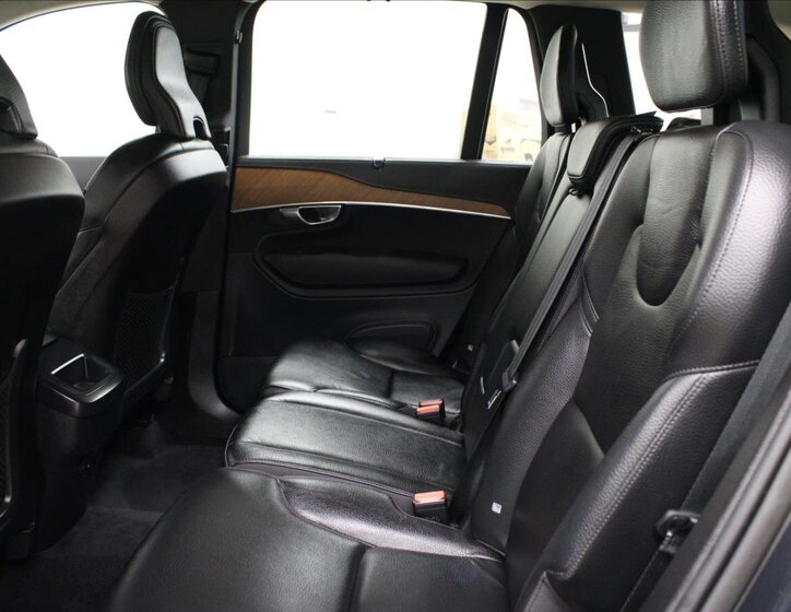 Volvo XC90 SUV / Terénní 2,0 l 173 kw