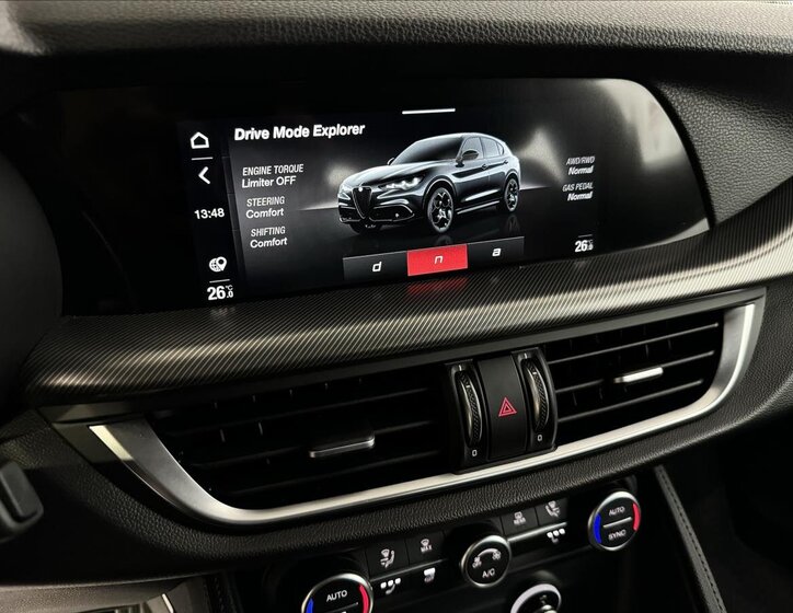 Alfa Romeo Stelvio 32