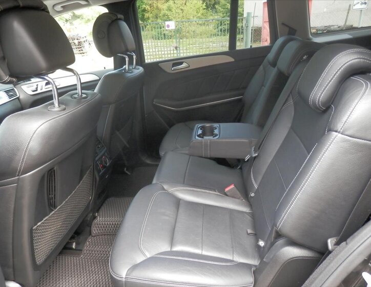 Mercedes-Benz GL SUV / Terénní 4,7 l 320 kw