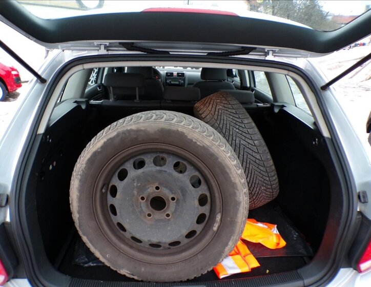 Volkswagen Golf Kombi 1,9 l 77 kw