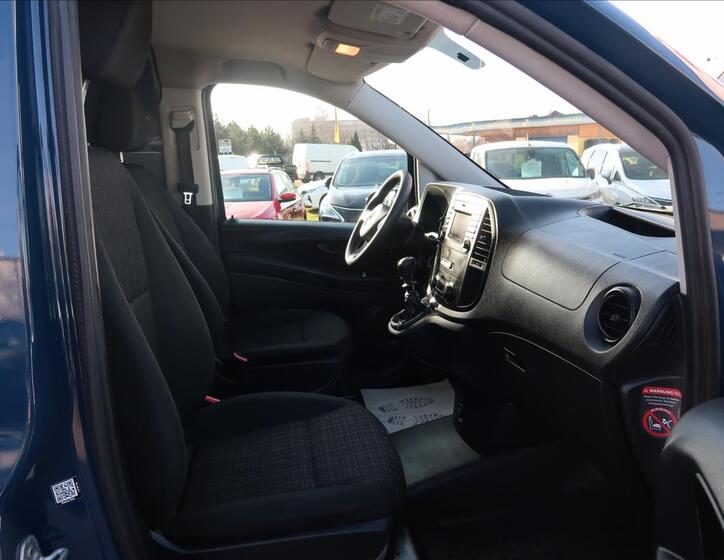 Mercedes-Benz Vito 13