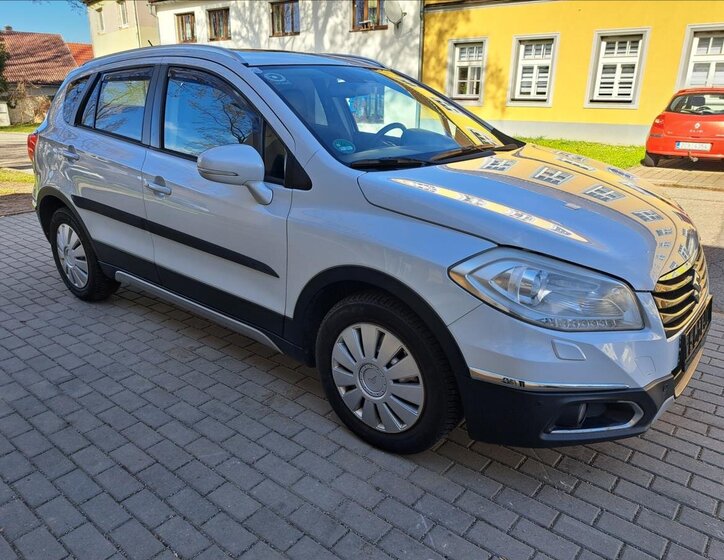 Suzuki SX4 S-Cross Hatchback 1,6 l 88 kw